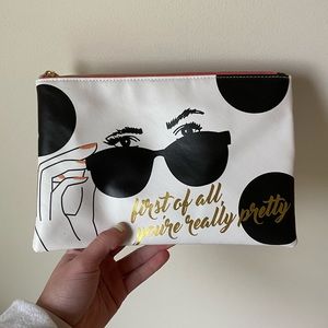 First of all you’re really pretty makeup bag 💄